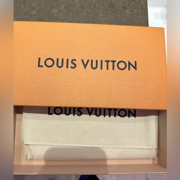 LV Brazza wallet - Picture 4 of 4